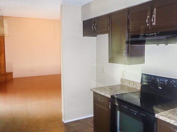 5th image of 6307 Walnut Springs Dr