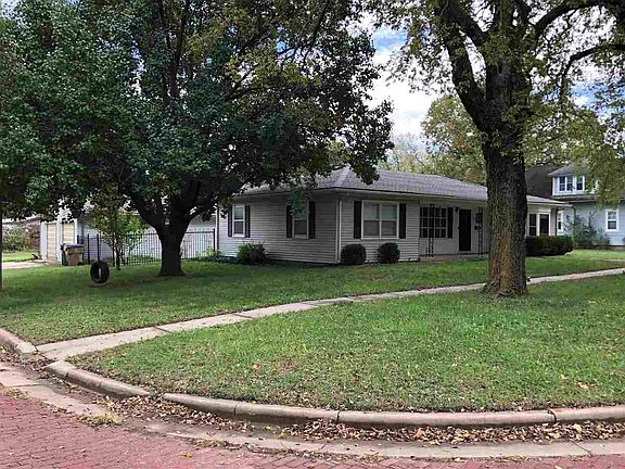 2nd image of 310 N Elm St