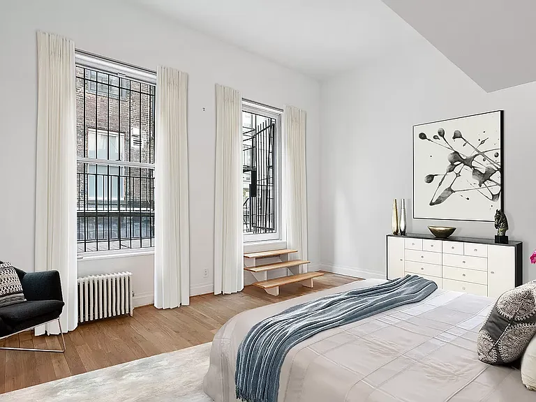132 W 23rd St #2 — Photo 4