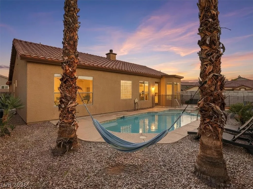 3 bed, 2.0 bath, 1755 sqft, $2,850 — Photo 4