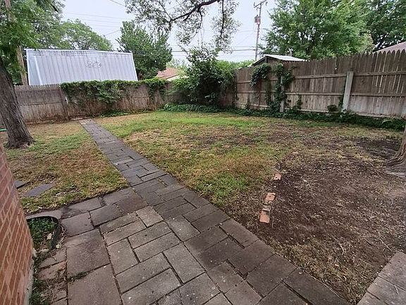 4th image of 3719 Julie Dr