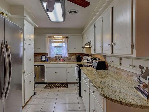 5th image of 325 Royal Oak Dr