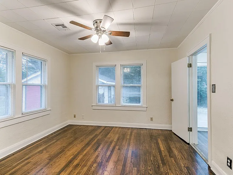 625 W Dewey St — Photo 62