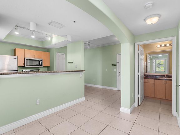 3rd image of 533 NE 3rd Avenue #218