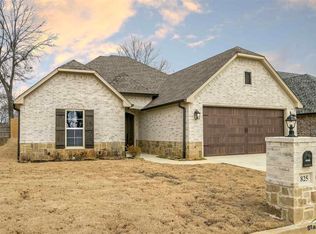 825 Gemi Dr, Longview, TX 75604