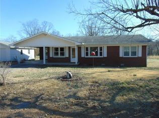 409 Edwards Ave, Berryville, AR 72616