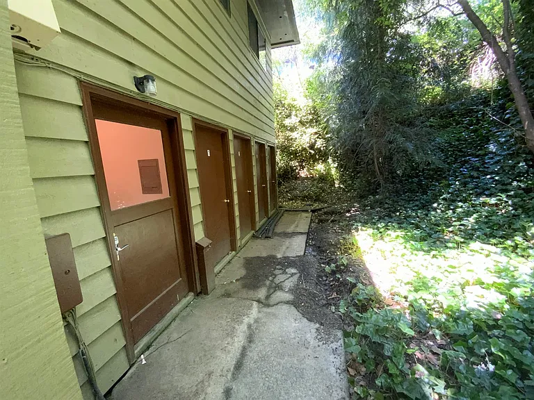 103 Florence St #4 — Photo 10