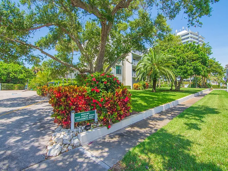 3555 Ocean Dr #203 — Photo 13