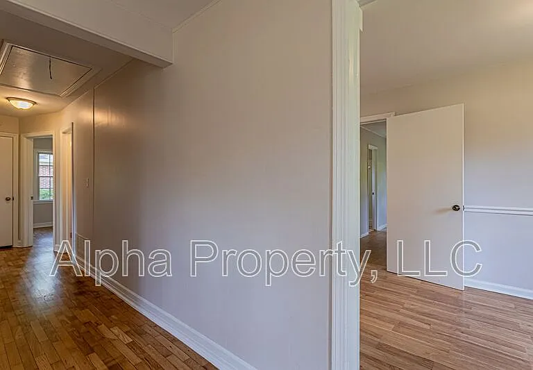 7 Pembroke Ln — Photo 4