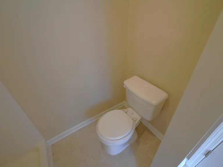 138 Alton Cir — Photo 14