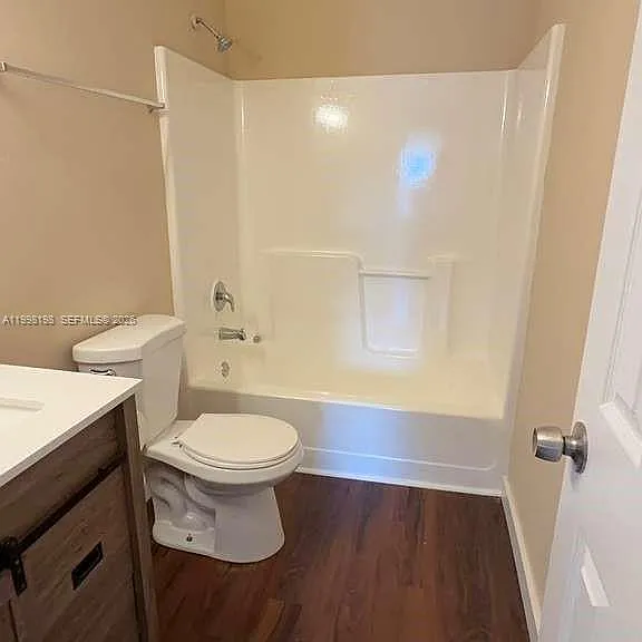8011 Southgate Blvd #L8 — Photo 9