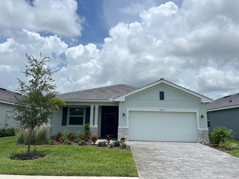 8424 Shore Lake Dr