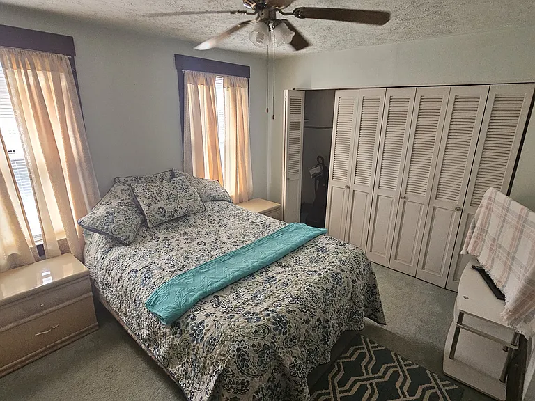 1237 Benton Ave — Photo 9