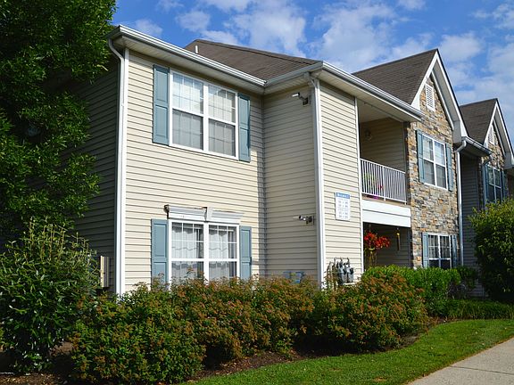 2nd image of 110 Wedgewood Circle