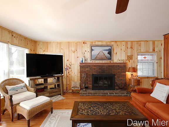 4th image of 15277 Silver Beach Dr NE
