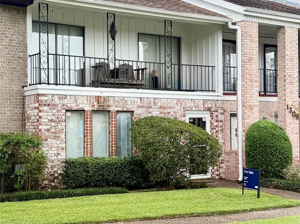 1311 Town Cir #4, Baytown, TX 77520