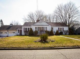 69 Snug Harbor Rd, Milford, CT 06460