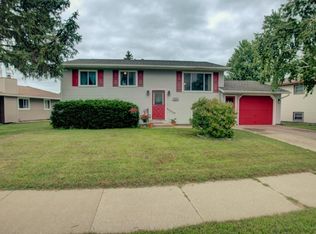 537 Spruce St E, Onalaska, WI 54650