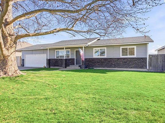 2nd image of 225 Mata Rd