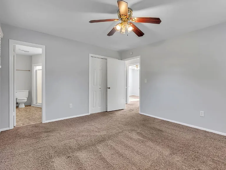 4 Dickens Ln — Photo 21