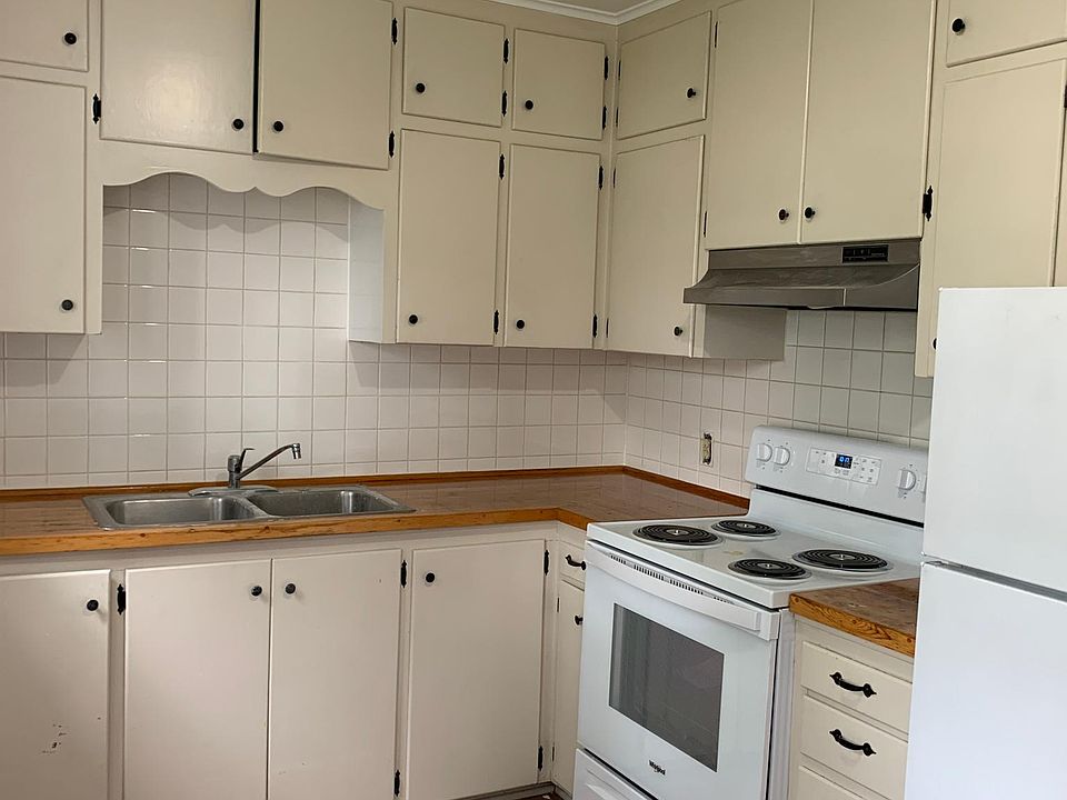 1st image of 31 Chicago Ave #3