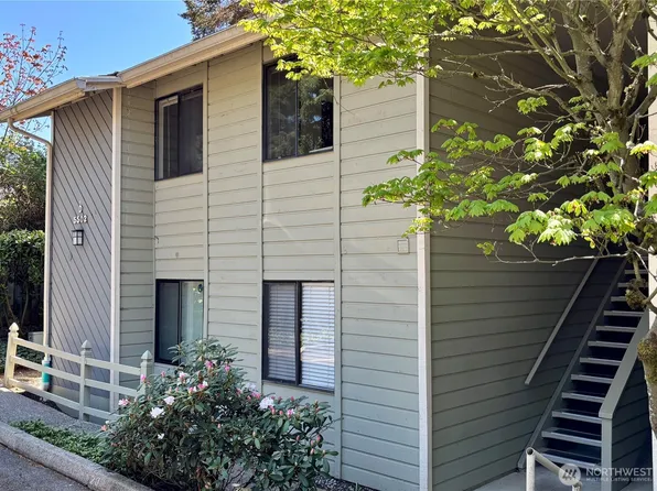 5502 220th Street SW #D201, Mountlake Terrace, WA 98043