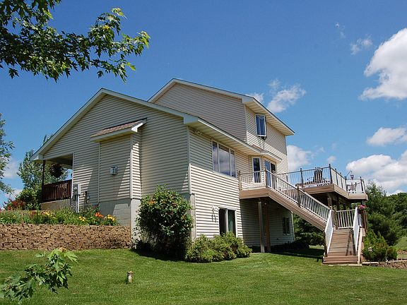 4th image of 40545 Fahrion Ct