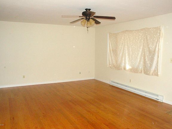 2nd image of 43 Birch Ln