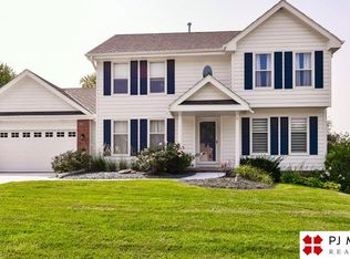 15817 N Cir, Omaha, NE 68135