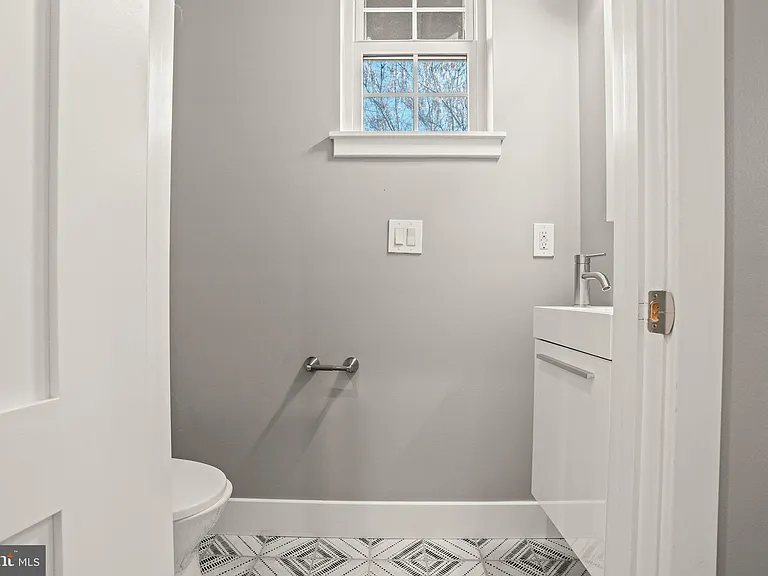 150 Fairmount Ave #2 — Photo 10