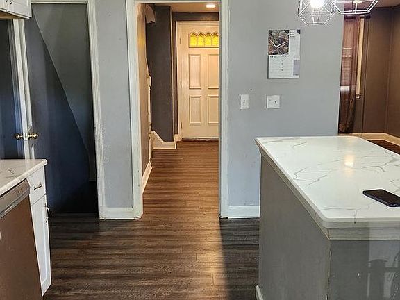 5th image of 1024 Wicklow Rd
