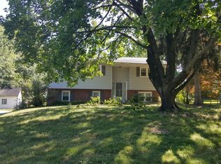 1198 Laurel Ln, Phoenixville, PA 19460