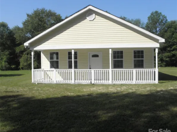 37 Davis St, Cheraw, SC 29520