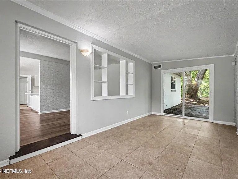7010 Arques Rd — Photo 10