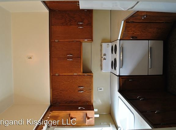 4th image of 412 Main St APT 1
