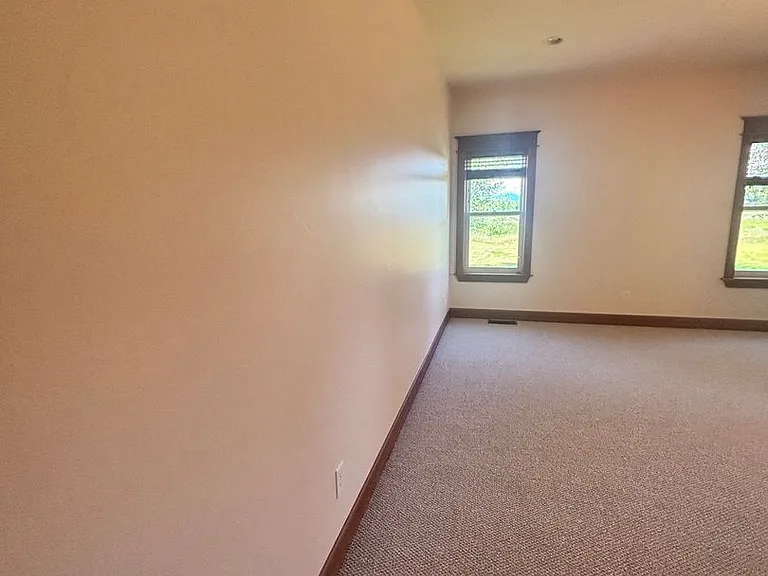 135 Emrie Ln — Photo 25