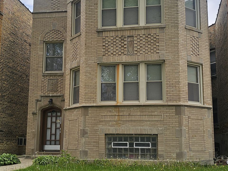 1st image of 5726 N Rockwell St Unit G