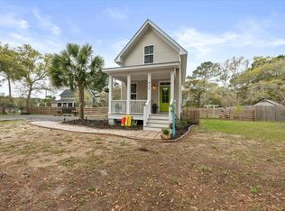 915 Ralph Nesbit Rd, Awendaw, SC 29429