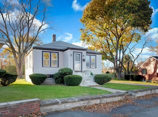 30 Hillside Ave, Salem, MA 01970
