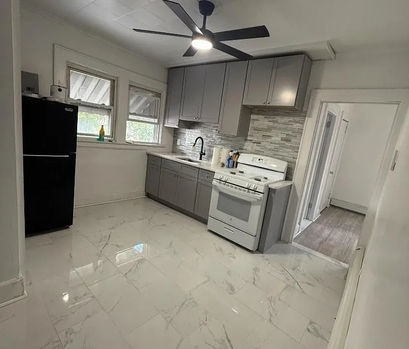 85 Sunnyside Ter #3