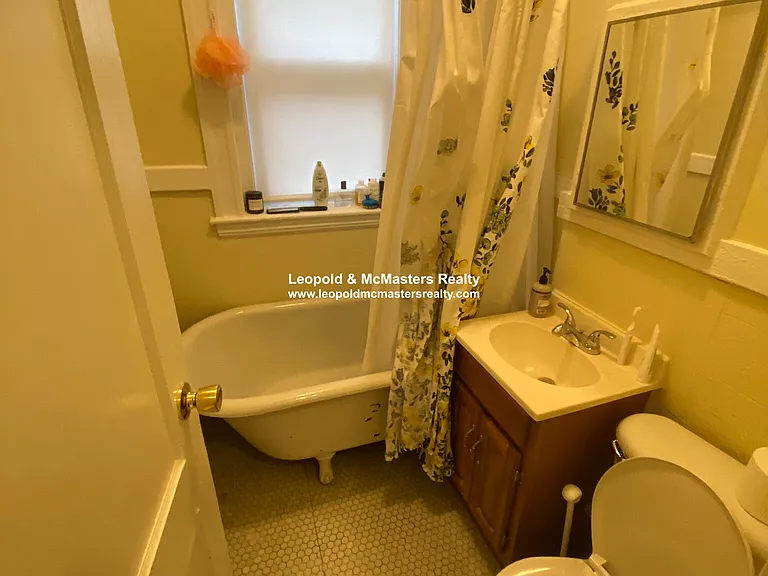 Kelton Street Apartments — Photo 38