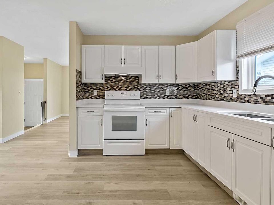 1st image of 27 Aberdare Cres NE