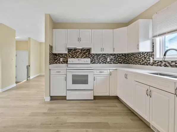 27 Aberdare Cres NE, Calgary, AB T2A 6T5