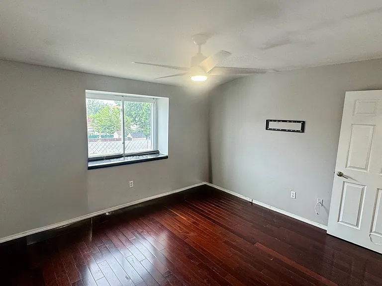 49 Country Dr W — Photo 25