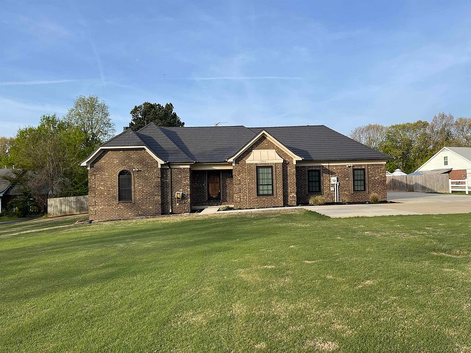 1st image of 1204 Nelson Dr