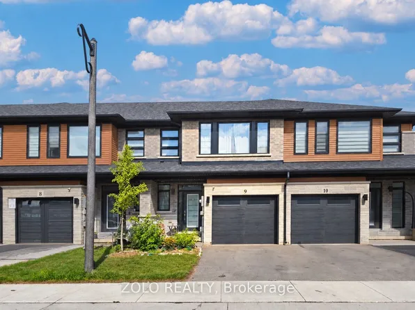 461 Blackburn Dr #9, Brantford, ON N3T 6R9