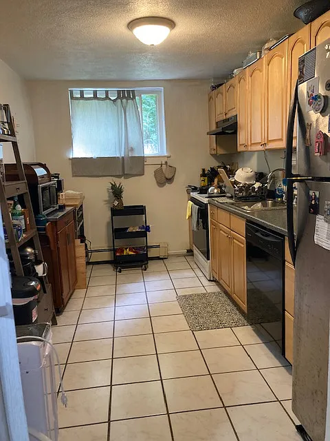 2 bed, 775 sqft, $2,200 — Photo 3