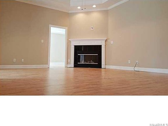 3rd image of 80 Brittany Dr S