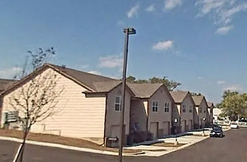 1126 Country Club Ln — Photo 1
