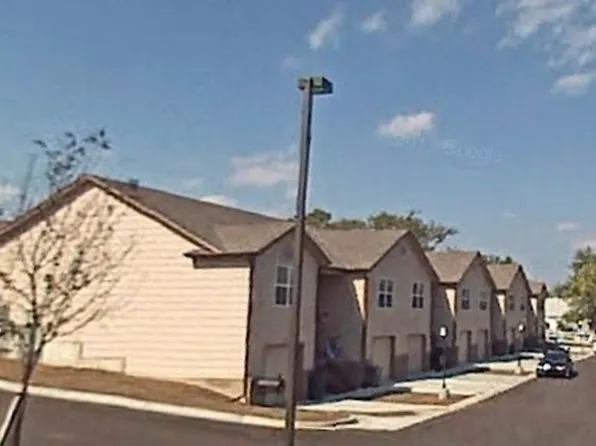 1126 Country Club Ln, Junction City, KS 66441